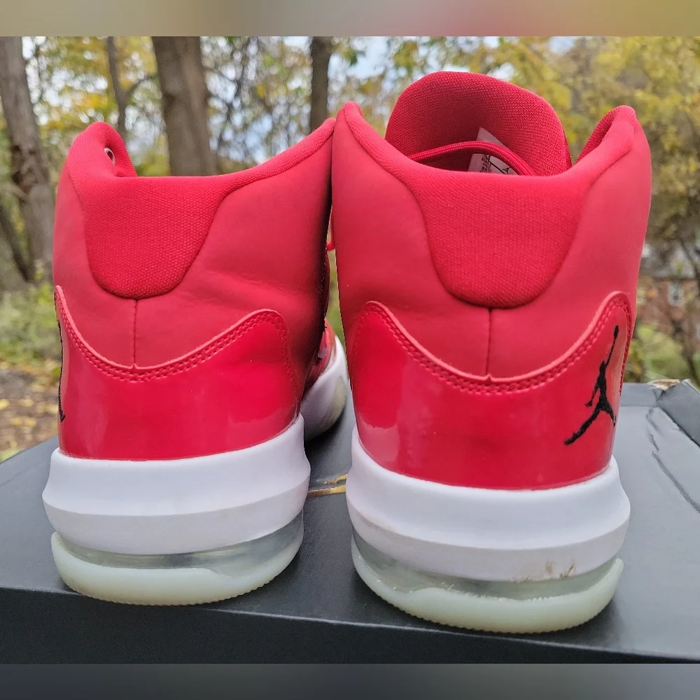 NIKE Jordan Max Aura Men's 10.5 - Picture 12 of 16